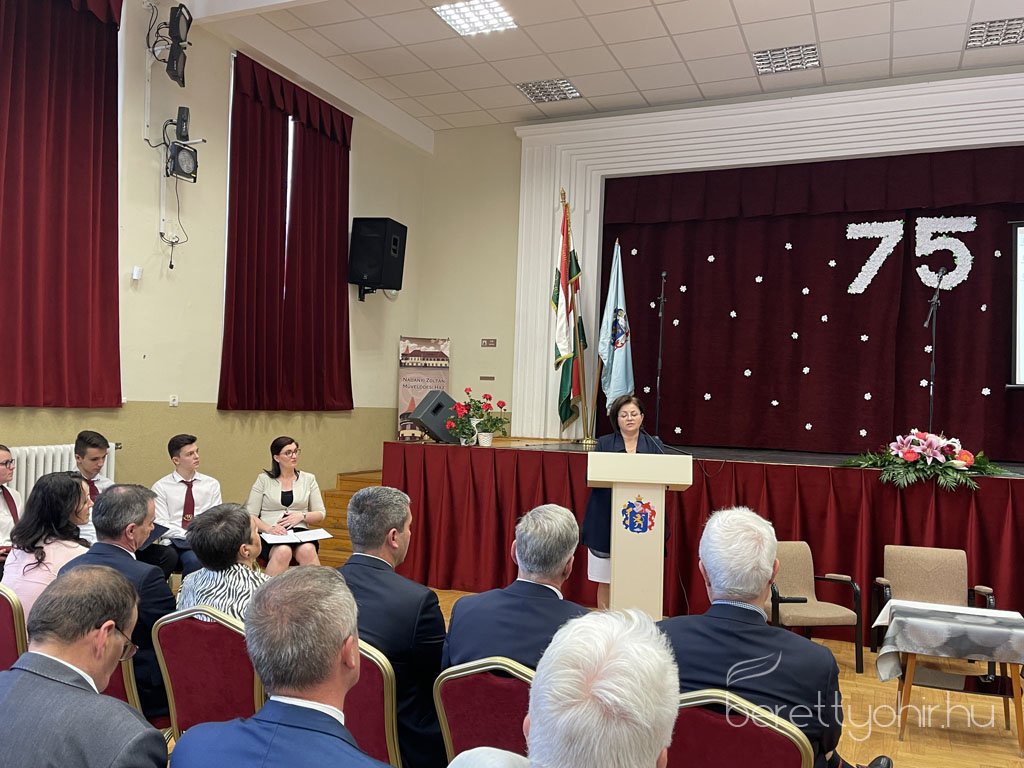 75 éves az Arany János Gimnázium 49